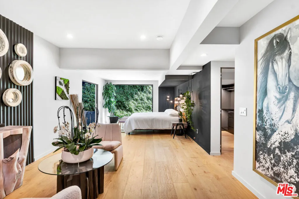 10560 Dolcedo Way, Bel Air, California 90077 home-pic-26