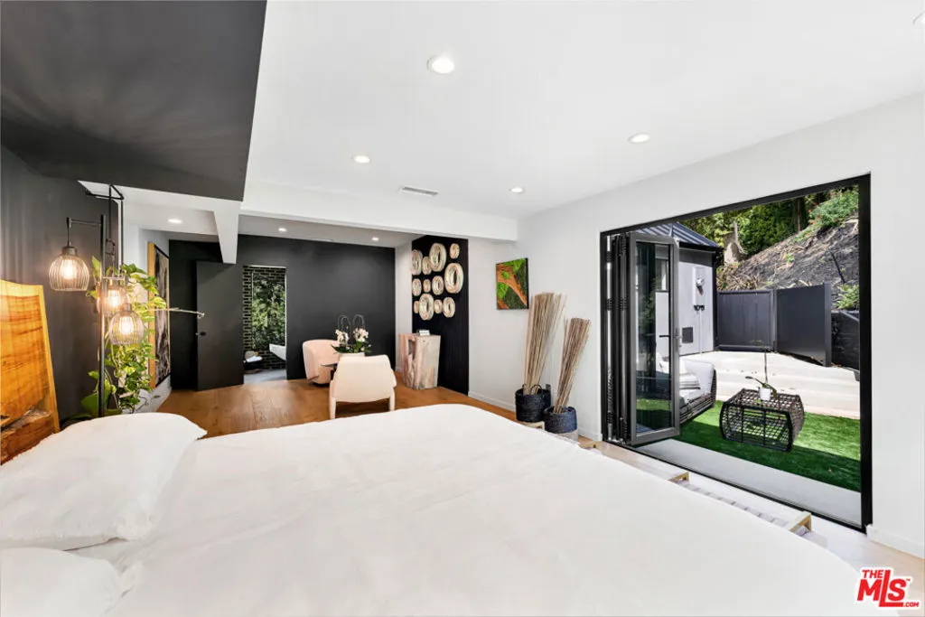 10560 Dolcedo Way, Bel Air, California 90077 home-pic-29