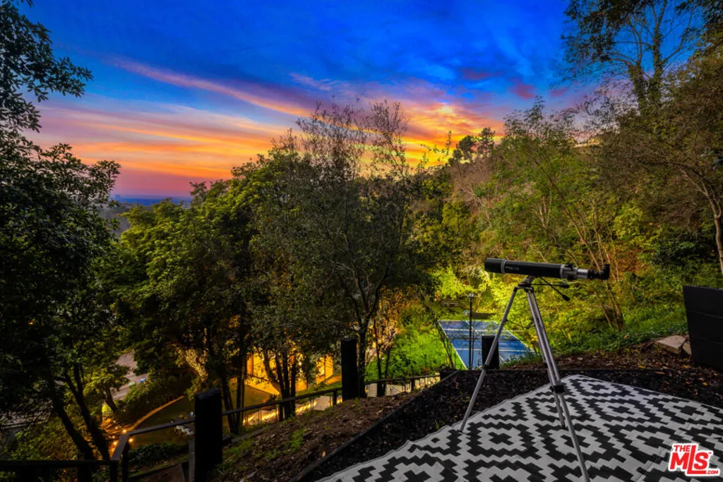 10560 Dolcedo Way, Bel Air, California 90077 home-pic-66