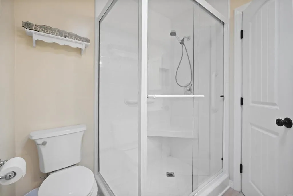 8566 Van Ness Court, Huntington Beach, California 92646 home-pic-18