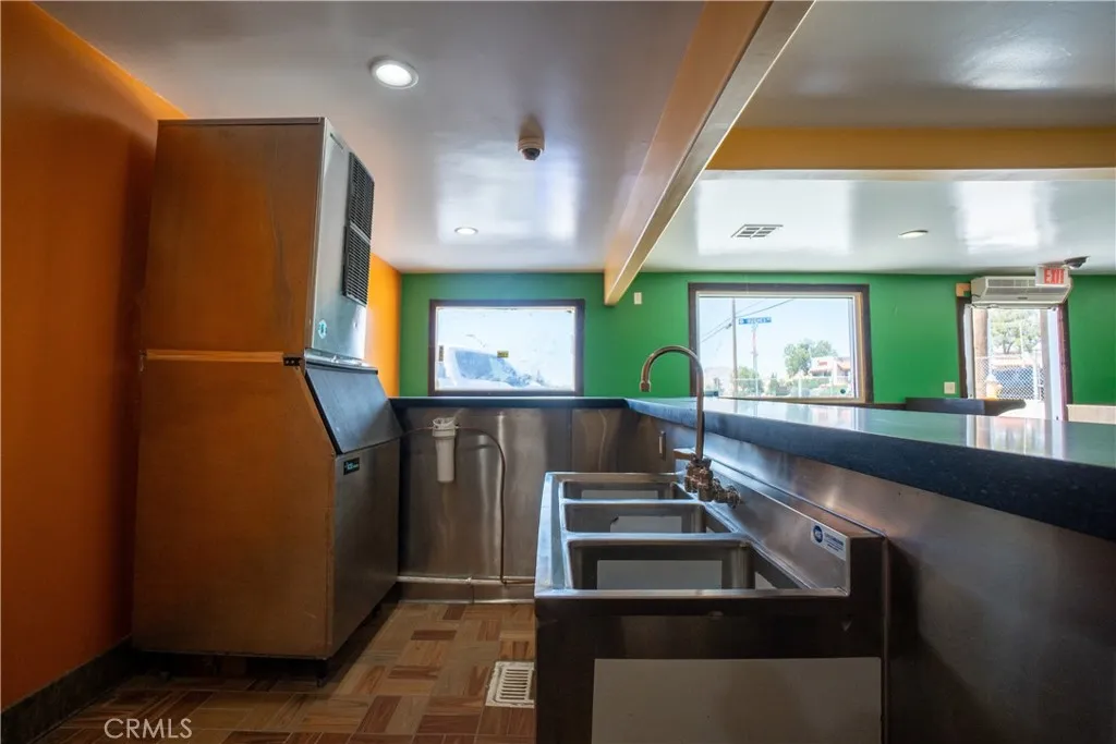 Bar back Bar back