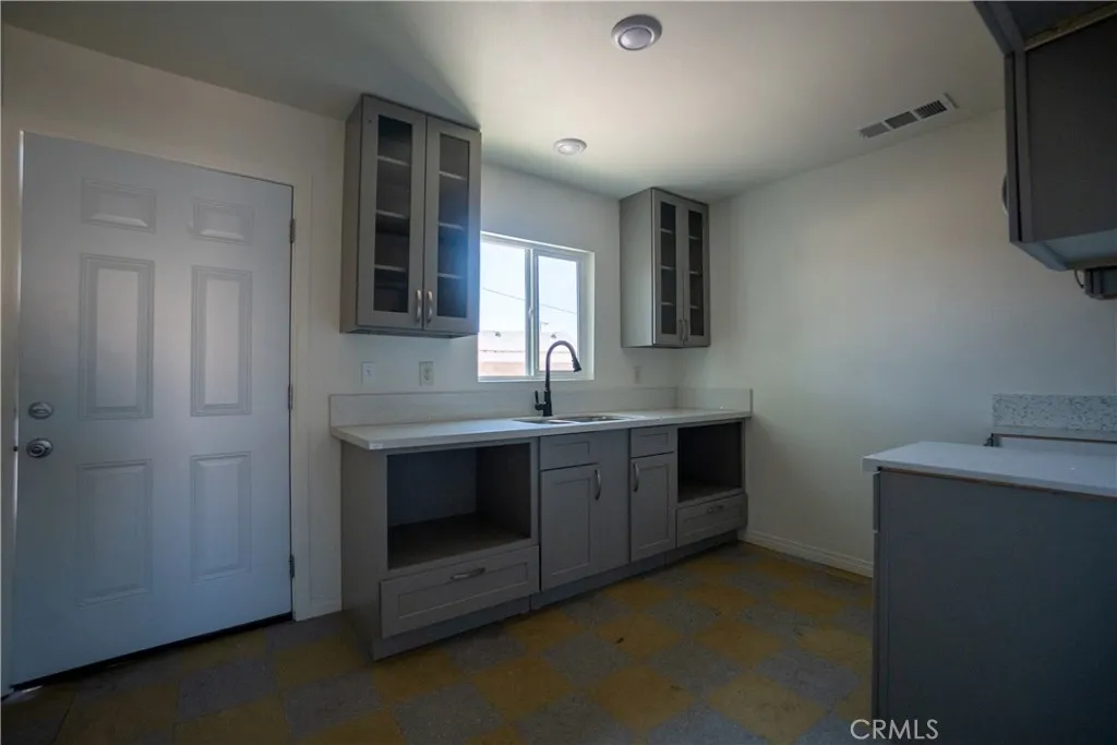 Kitchen/Rear Entrance Kitchen/Rear Entrance