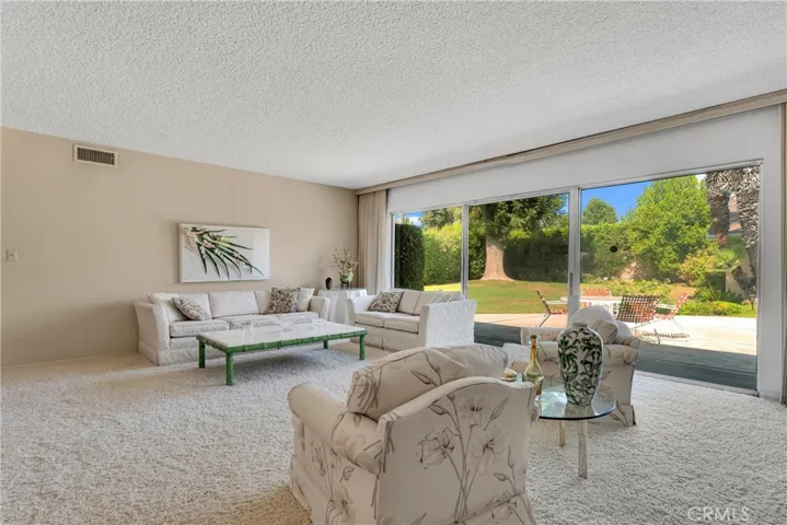 10020 Wystone Avenue, Northridge, California 91324