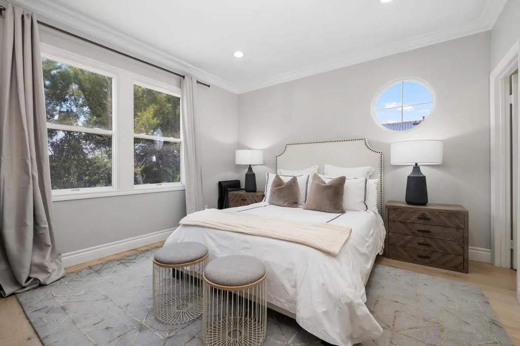 50 Whitehall, Newport Beach, California 92660 home-pic-37