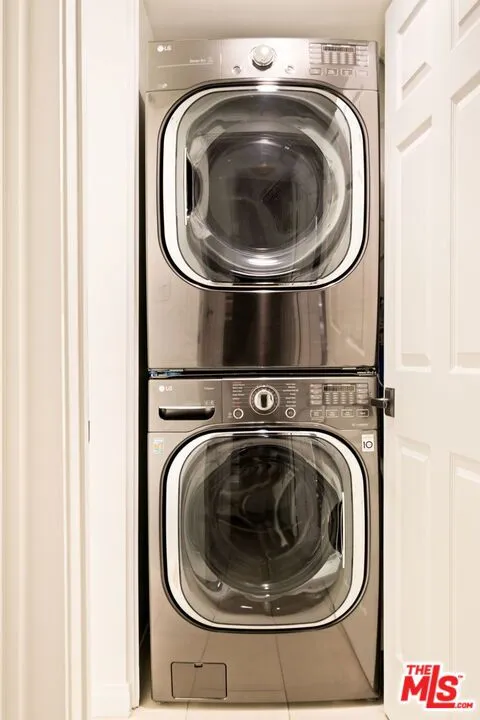 2940 Neilson Way 103, Santa Monica, California 90405 home-pic-17