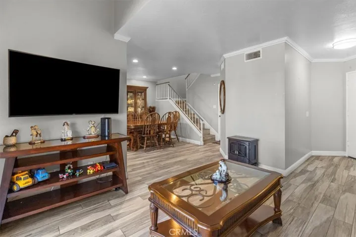 817 Granite Privado, Ontario, California 91762