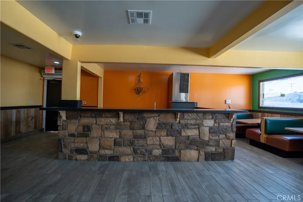 Bar Bar