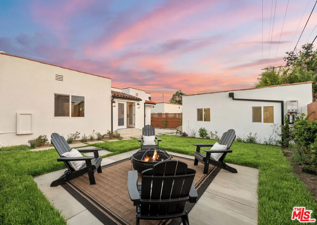 1237 S Curson Avenue, Los Angeles, California 90019, 4 Bedrooms Bedrooms, ,4 BathroomsBathrooms,Residential,For Sale,Curson,25564291
