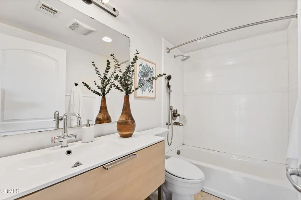 453 Frontenac Avenue, Los Angeles, California 90065 home-pic-43