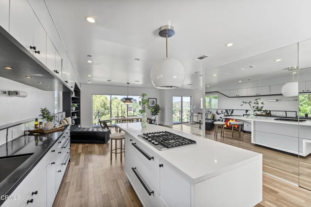 453 Frontenac Avenue, Los Angeles, California 90065 home-pic-17