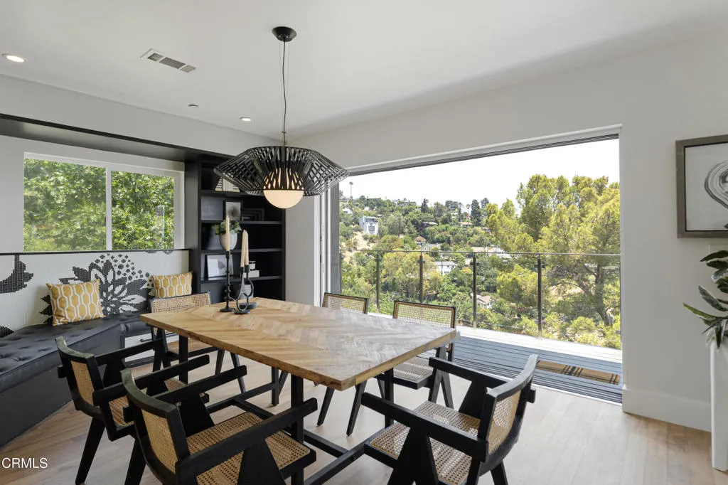 453 Frontenac Avenue, Los Angeles, California 90065 home-pic-5