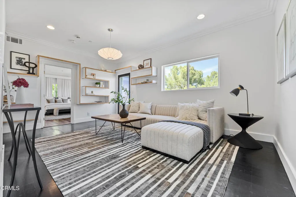 453 Frontenac Avenue, Los Angeles, California 90065 home-pic-25