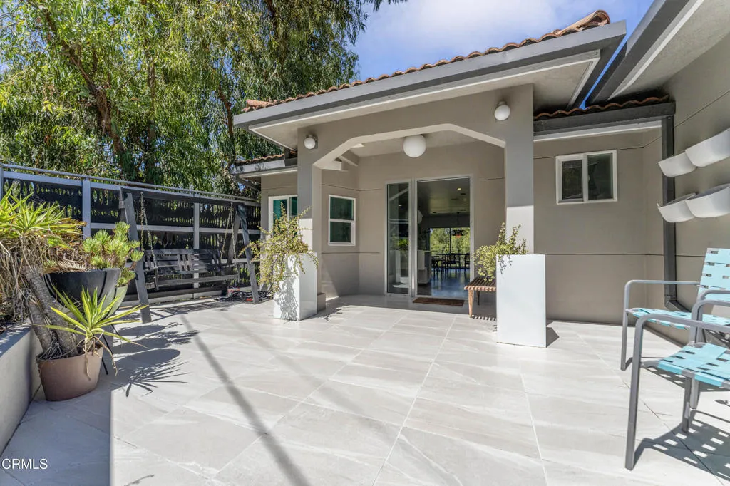 453 Frontenac Avenue, Los Angeles, California 90065 home-pic-2