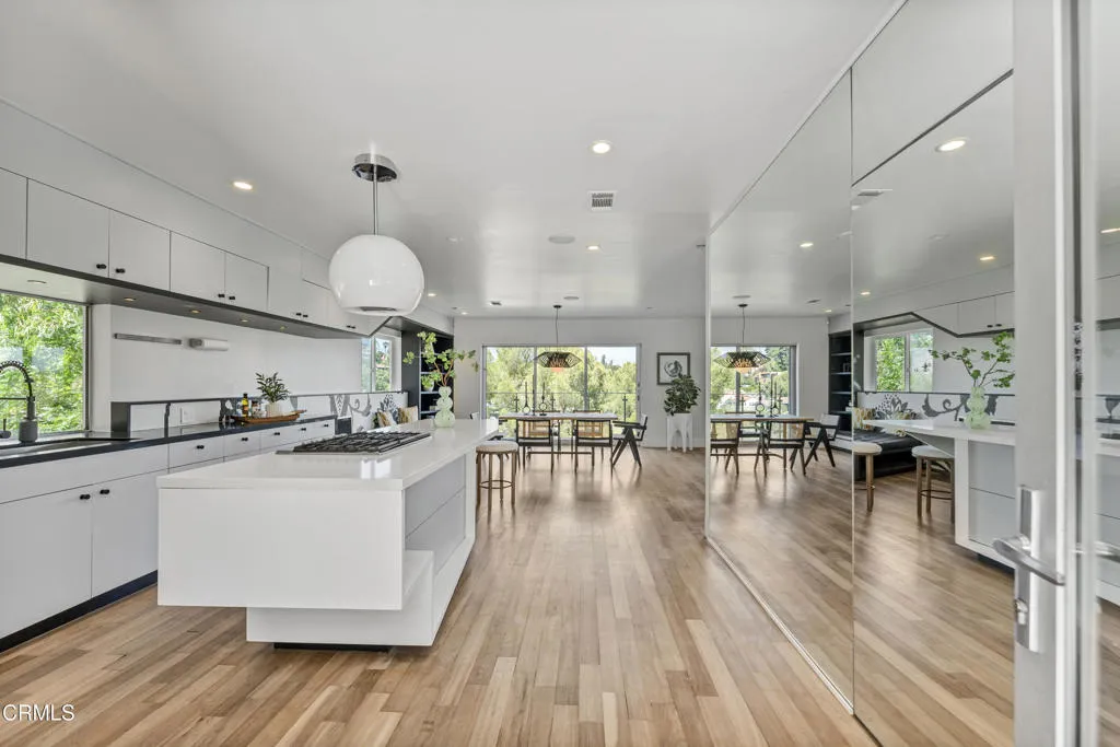 453 Frontenac Avenue, Los Angeles, California 90065 home-pic-3