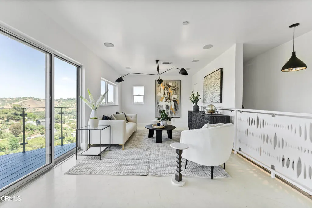 453 Frontenac Avenue, Los Angeles, California 90065 home-pic-18