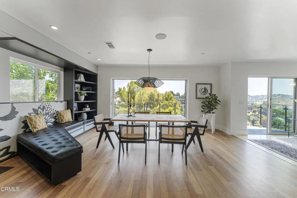 453 Frontenac Avenue, Los Angeles, California 90065 home-pic-4