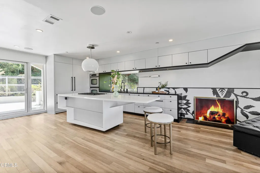 453 Frontenac Avenue, Los Angeles, California 90065 home-pic-13