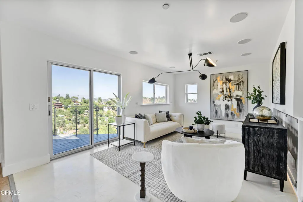 453 Frontenac Avenue, Los Angeles, California 90065 home-pic-19