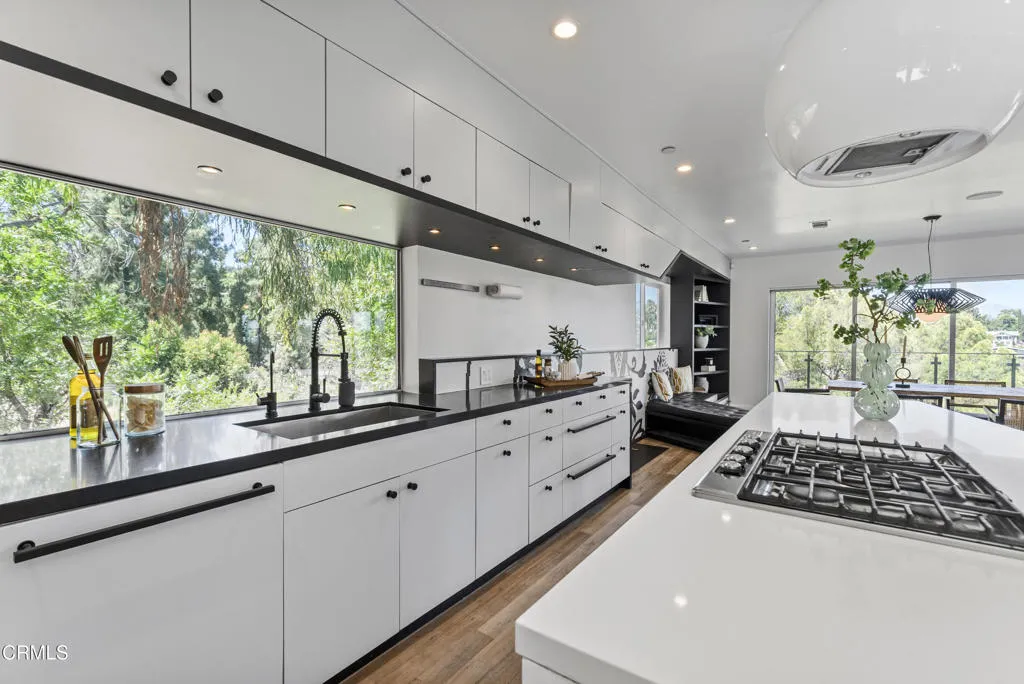453 Frontenac Avenue, Los Angeles, California 90065 home-pic-16
