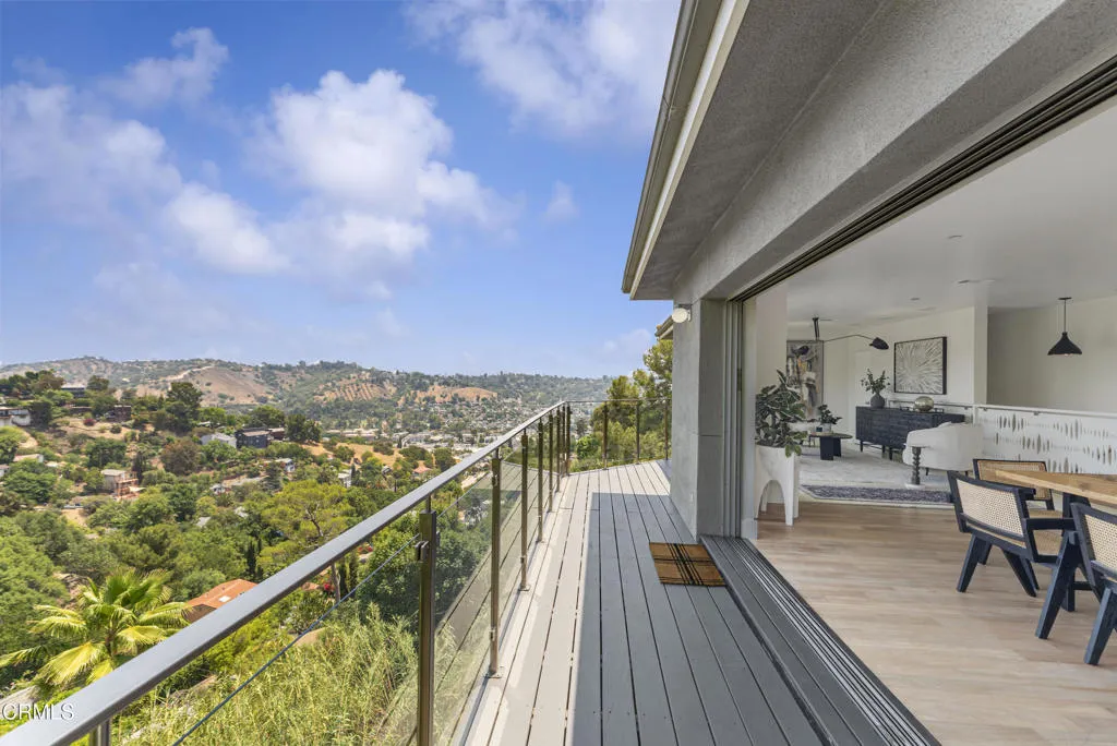 453 Frontenac Avenue, Los Angeles, California 90065 home-pic-0