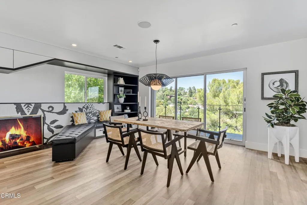 453 Frontenac Avenue, Los Angeles, California 90065 home-pic-10