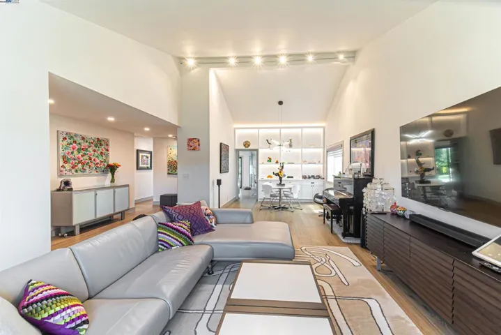 2562 Somerset Drive, Belmont, California 94002
