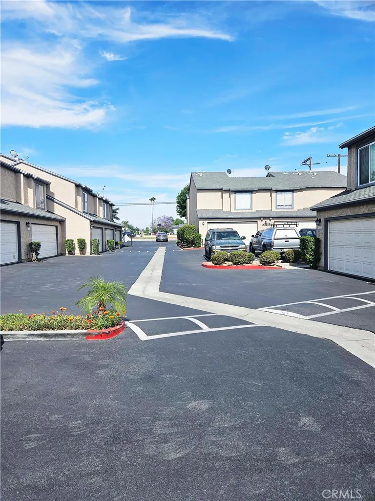 675 N Lark Ellen Avenue, Covina, California 91722 home-pic-18