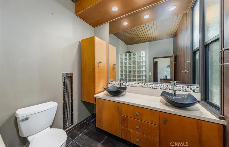 MAIN PRIMARY BATH