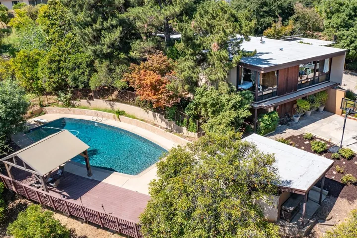 1653 W Cypress Avenue, Redlands, California 92373