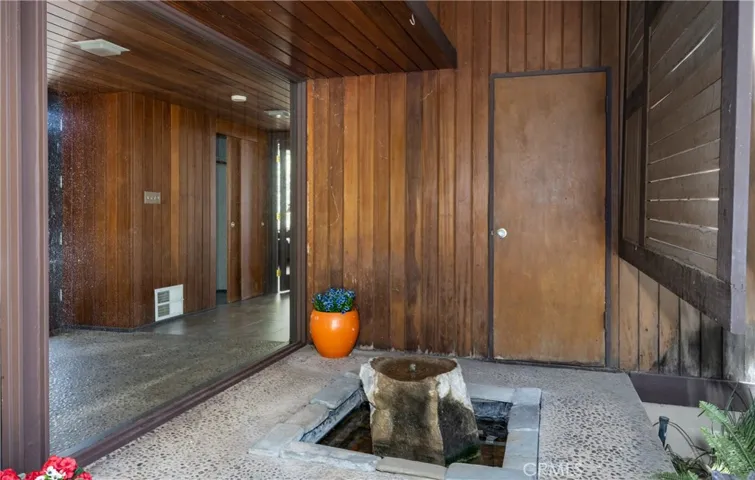 WOOD PANELS SLIDE