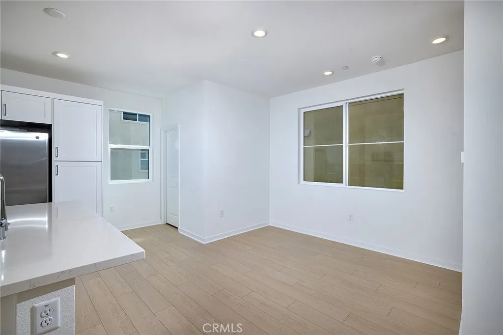 6045 Fairfax Drive, Eastvale, California 92880 home-pic-6