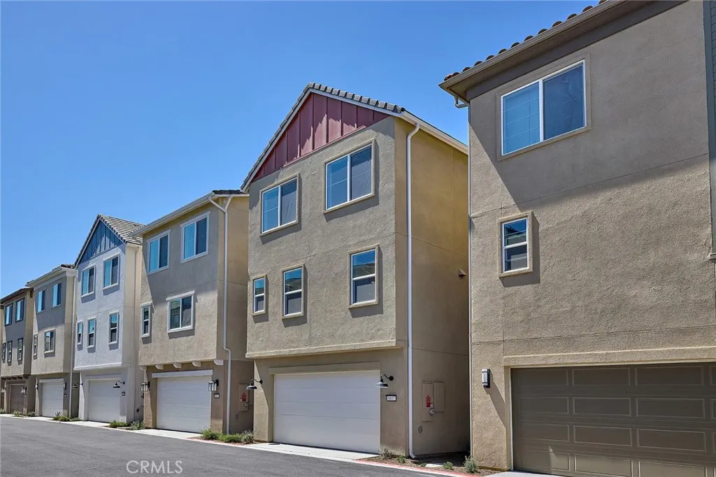 6045 Fairfax Drive, Eastvale, California 92880 home-pic-19
