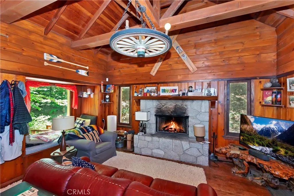 714 Blue Jay Canyon Road, Lake Arrowhead, California 92317 home-pic-10
