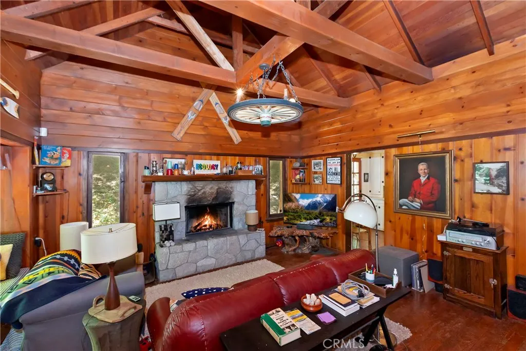 714 Blue Jay Canyon Road, Lake Arrowhead, California 92317 home-pic-11