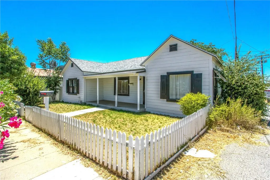 559 Edgar Avenue A2-282, Beaumont, California 92223 home-pic-3