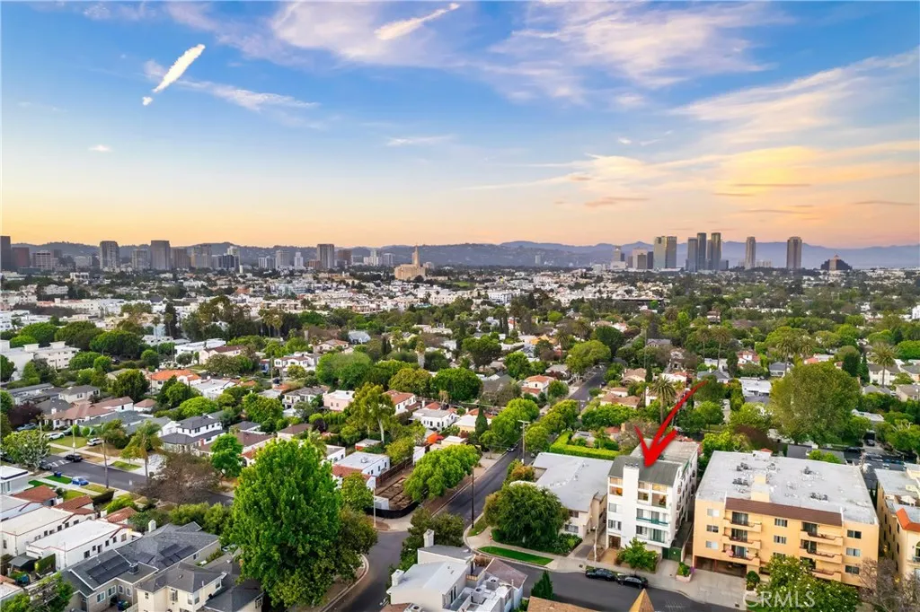 2008 S Bentley Avenue 5, Los Angeles, California 90025 home-pic-25