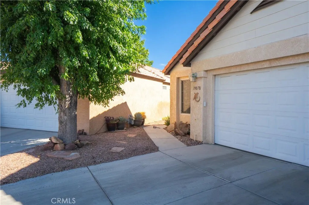 19078 Stoddard Way, Apple Valley, California 92308 home-pic-1