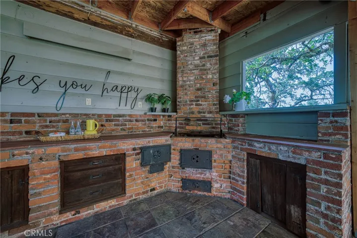 Outdoor Kitchen