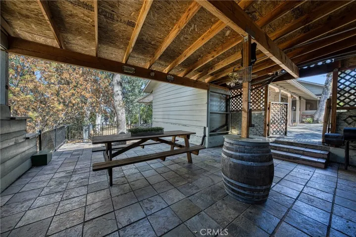 Outdoor kitchen