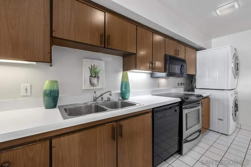 2600 Torry Pines Rd.  home-pic-4