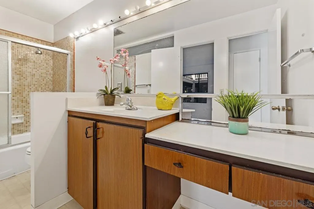 2600 Torry Pines Rd.  home-pic-15