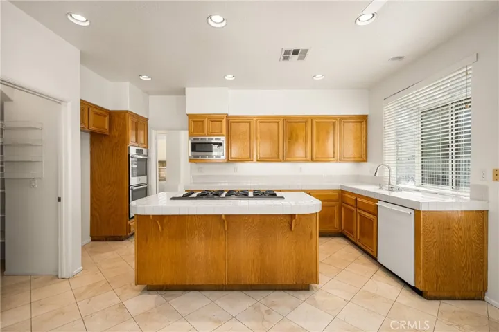823 S Parkglen Place, Anaheim Hills, California 92808
