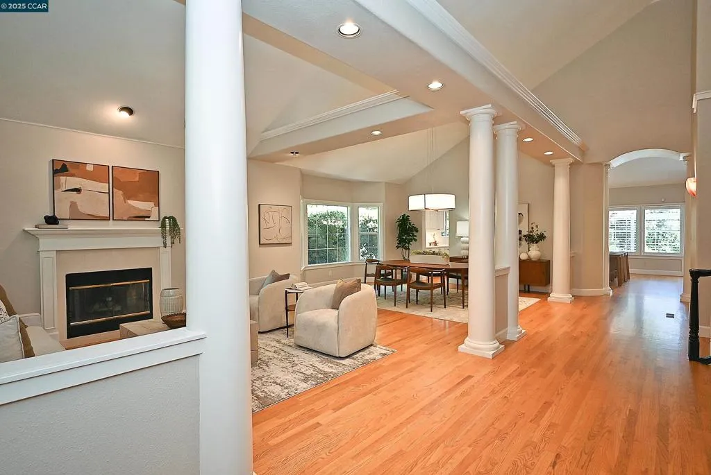 421 Twin Oaks Ln, Walnut Creek, California 94596 home-pic-2