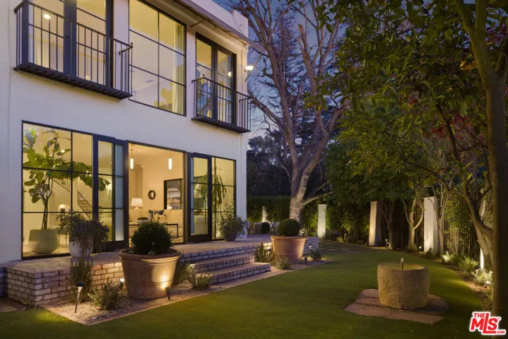 13439 Java Drive, Los Angeles, California 90210