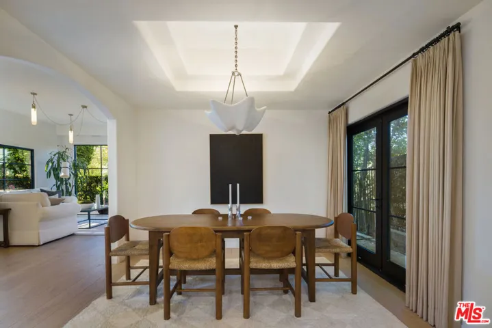 13439 Java Drive, Los Angeles, California 90210
