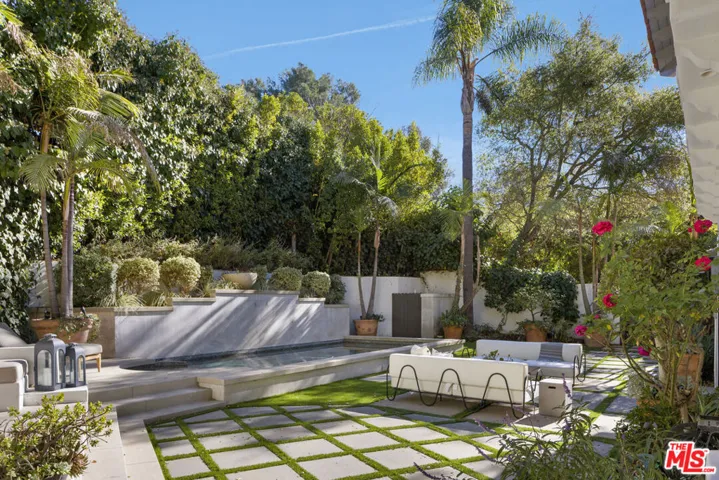13439 Java Drive, Los Angeles, California 90210