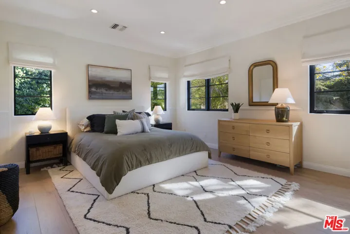 13439 Java Drive, Los Angeles, California 90210