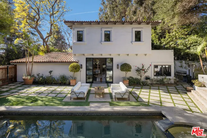 13439 Java Drive, Los Angeles, California 90210