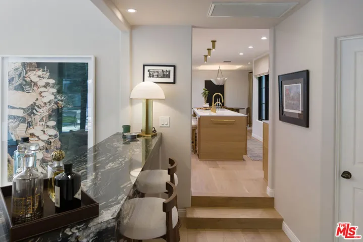 13439 Java Drive, Los Angeles, California 90210