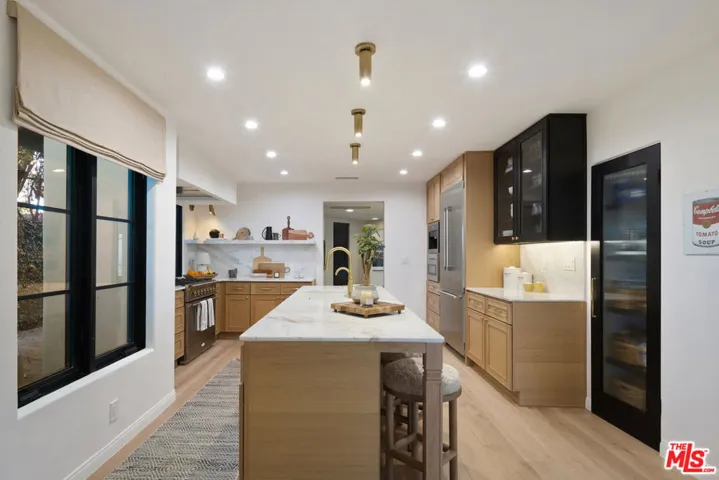 13439 Java Drive, Los Angeles, California 90210